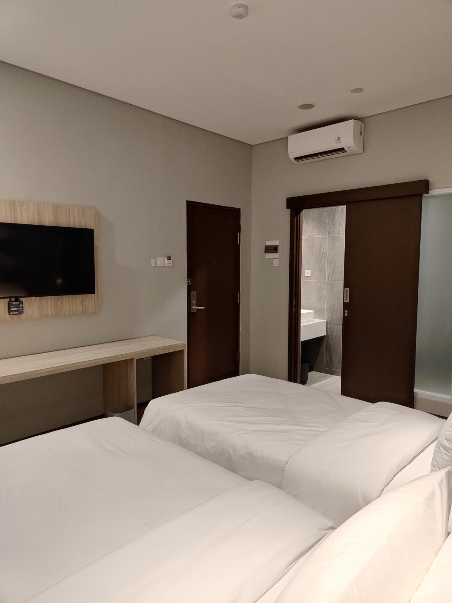 Hotel True Blue Sanno Pluit -